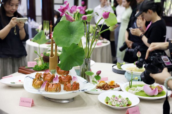金牛速配 荷香满古猗，舌尖盛宴同步登场