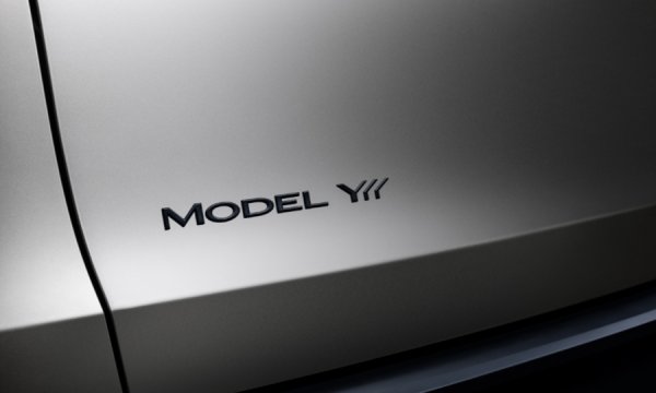 创元网配资 特斯拉发布新车型Model Y L，预计售价在40万元左右